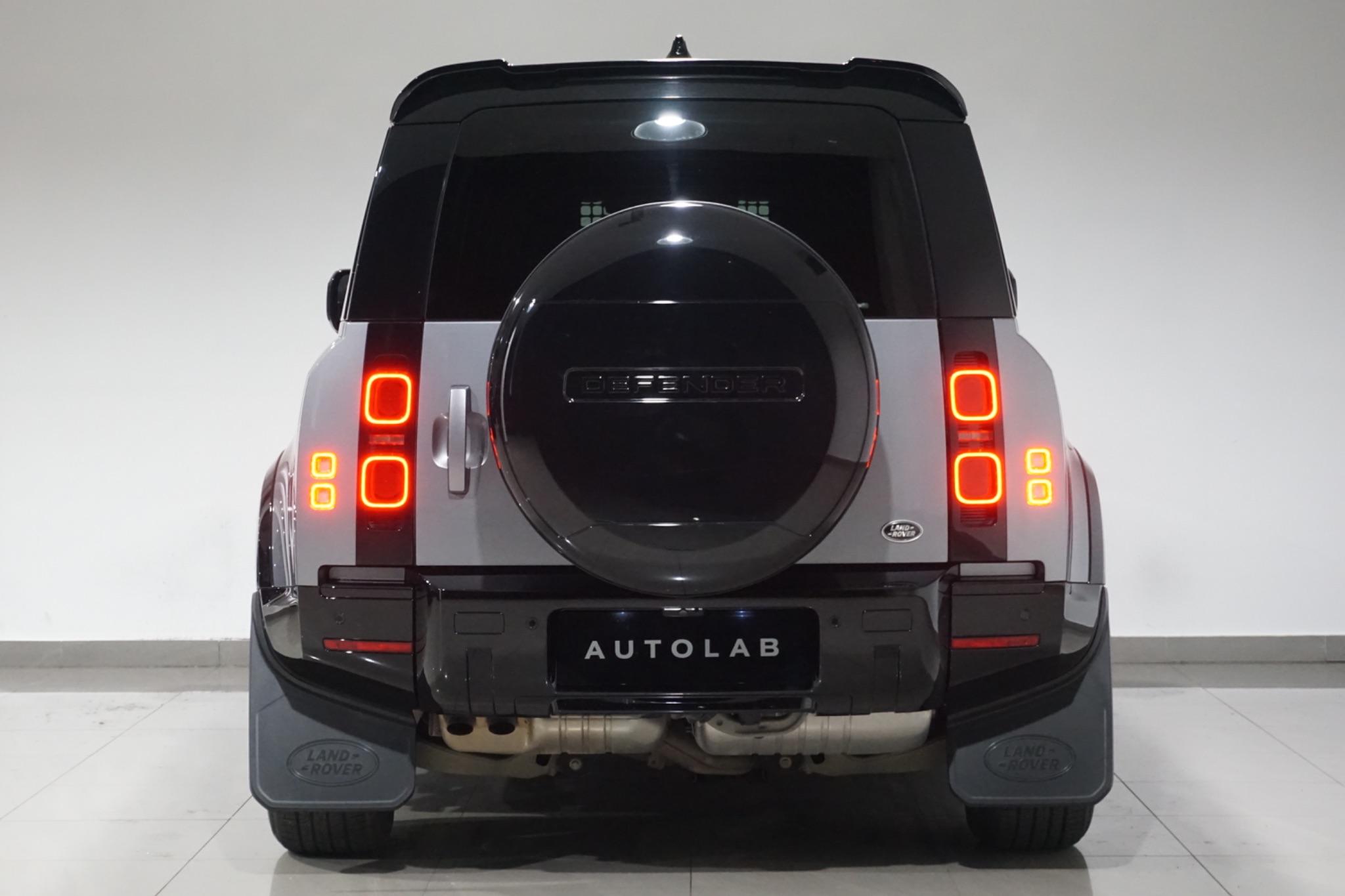 Land Rover Defender 110 3.0 D300 MHEV SE Hard Top SUV Auto 4WD MWB Euro 6 (s/s) 5dr